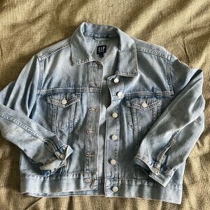 Gap Medium soft, cropped jean jacket